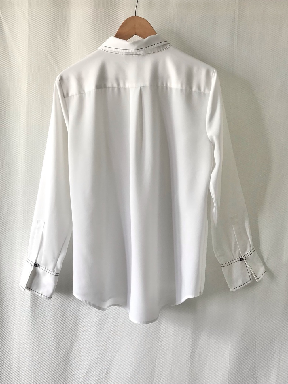 Karl Lagerfeld Paris White w/ Black Trim Blouse Button Up Shirt Size Large - Picture 3 of 9